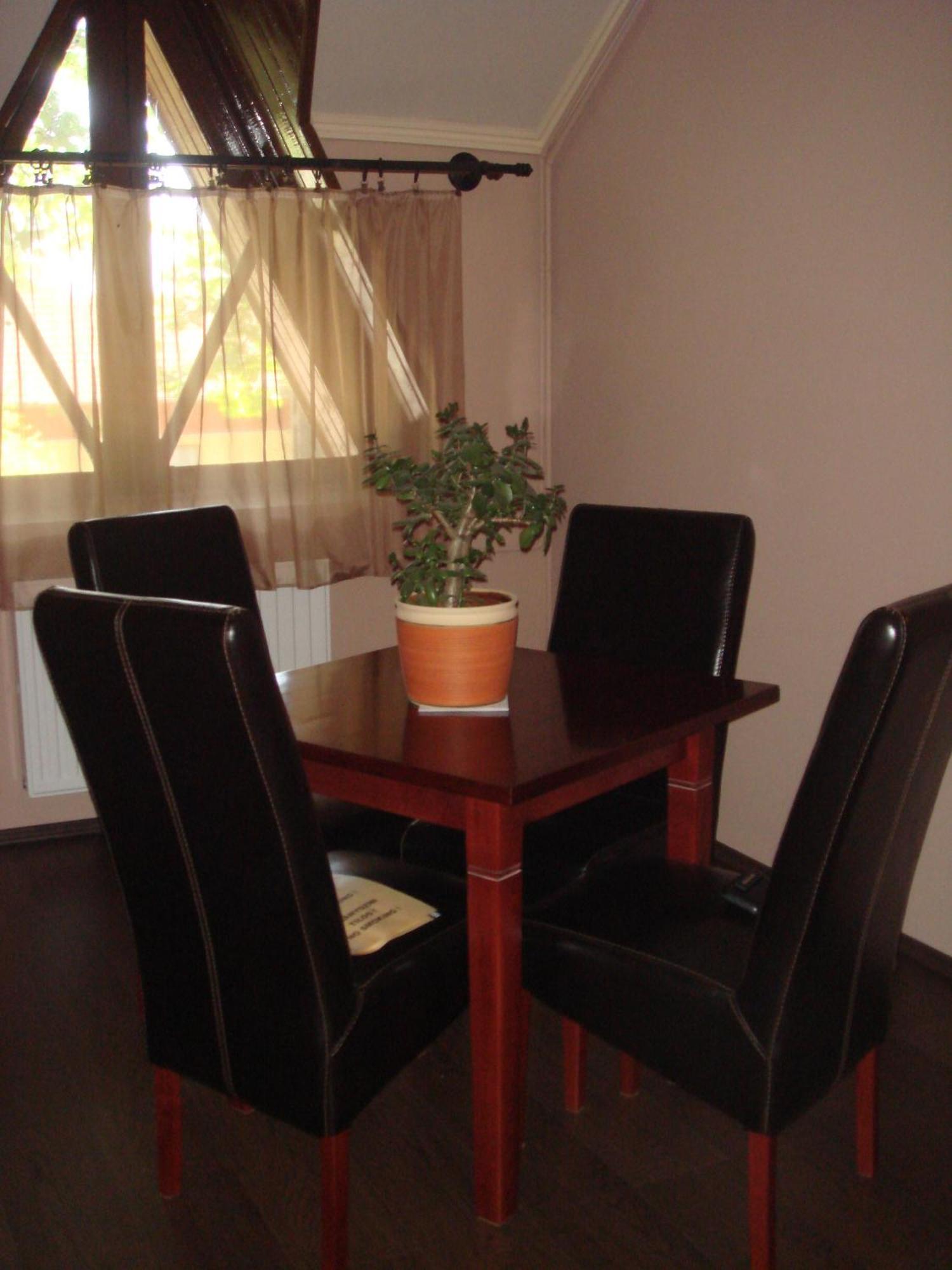 Platan Panzio Bed & Breakfast Nagyszenas Exterior photo