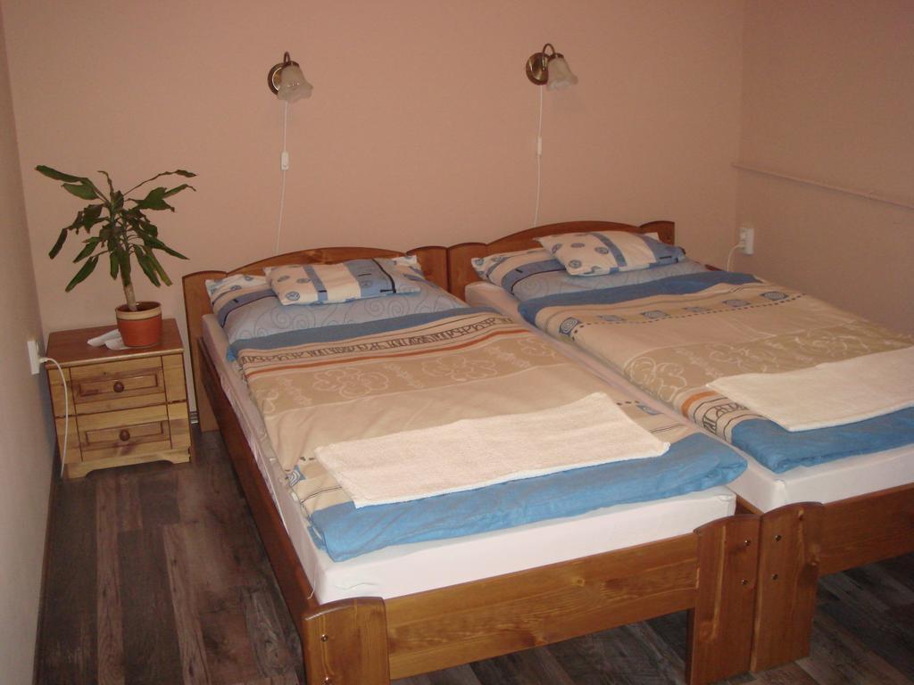 Platan Panzio Bed & Breakfast Nagyszenas Room photo