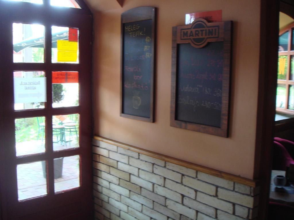 Platan Panzio Bed & Breakfast Nagyszenas Exterior photo